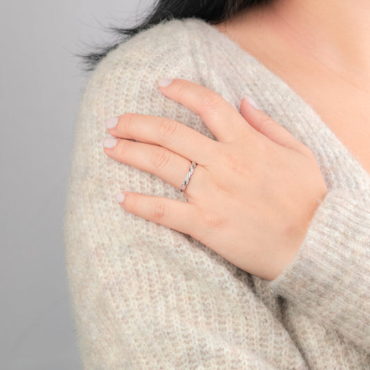 Diamond Twist Ring in 14K White Gold (0.15ct tw)