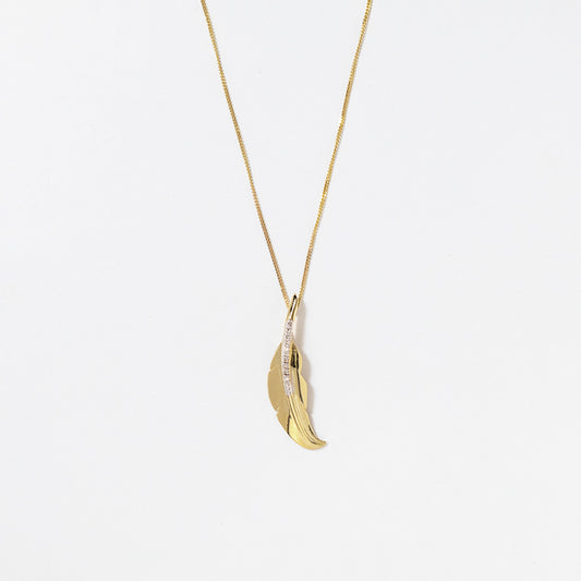 Diamond Feather Necklace in 10K Yellow Gold (0.04 ct tw)