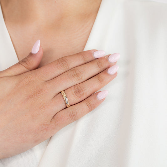 Diamond Wedding Band in 10K Yellow Gold  (0.04 ct tw)