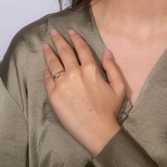 Lab Grown Oval Cut Diamond Engagement Ring in 14K Yellow Gold (1.07 ct tw)