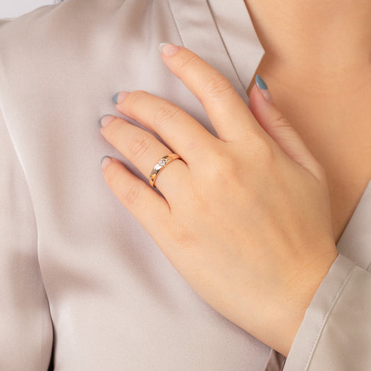 Ladies Diamond Wedding Band in 10K Yellow Gold (0.03 ct tw)