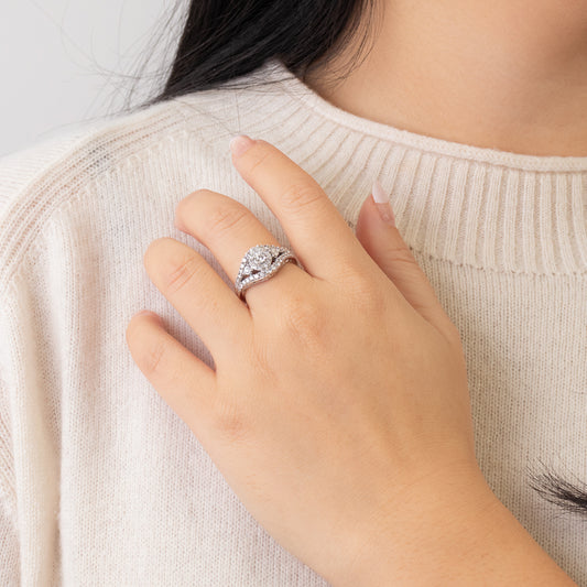 Diamond Cluster Ring in 10K White Gold (0.75 ct tw)