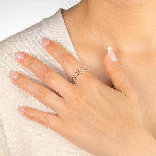 Diamond Knot Ring in 10K Yellow Gold (0.25 ct tw)