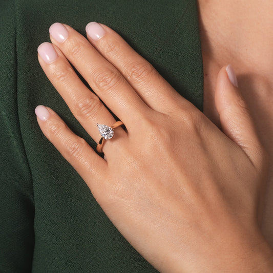 Lab Grown Pear Cut Diamond Engagement Ring in 14K Yellow Gold (1.50 ct tw)