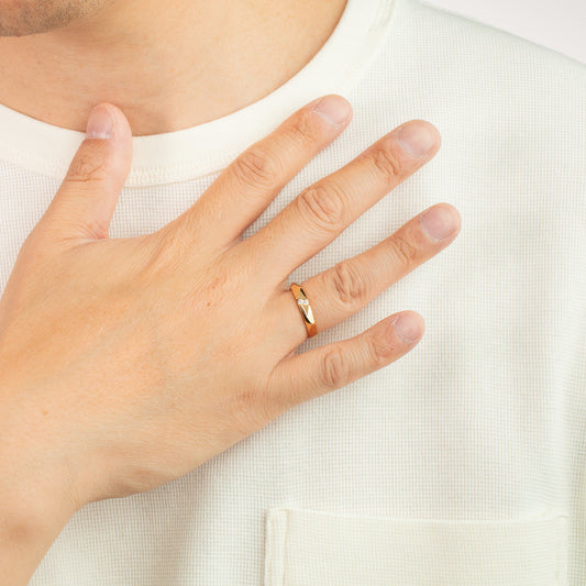 Men's Geometric Wedding Band in 10K Yellow Gold (0.06 ct tw)